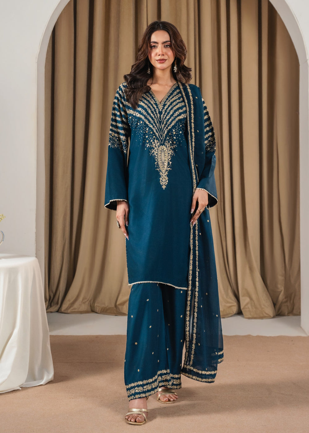 Peacock Z embroidered 3-piece festive suit by Tehzeeb Libas