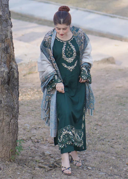 Mannat embroidered 3-piece festive suit by Tehzeeb Libas (view 4)