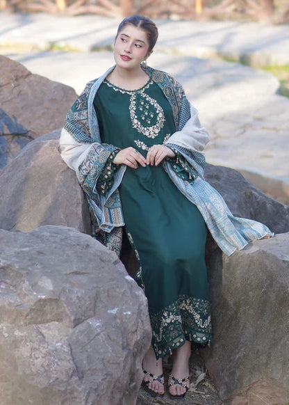 Mannat embroidered 3-piece festive suit by Tehzeeb Libas (view 3)